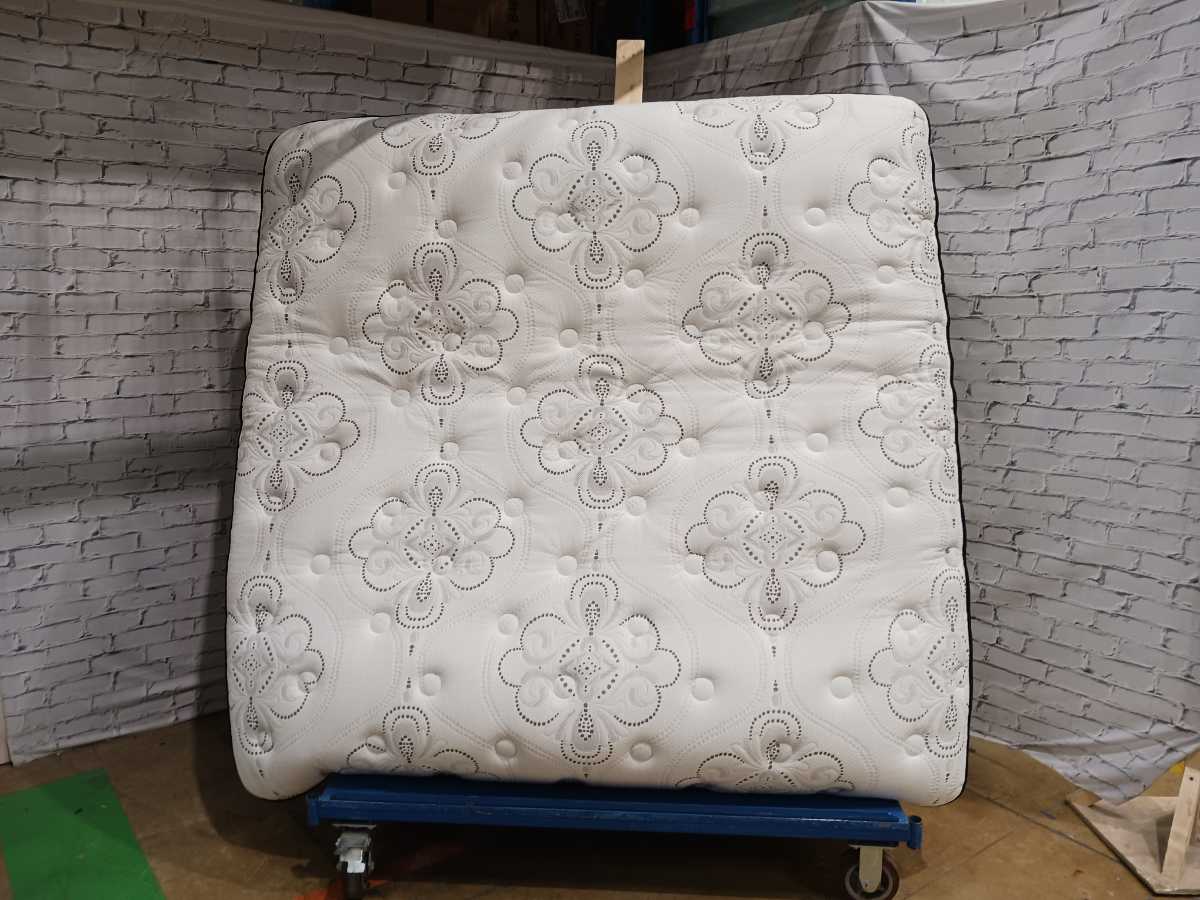 Ashley Sleep Chime 12 Inch Hybrid Mattress - King - Gallery Image 6